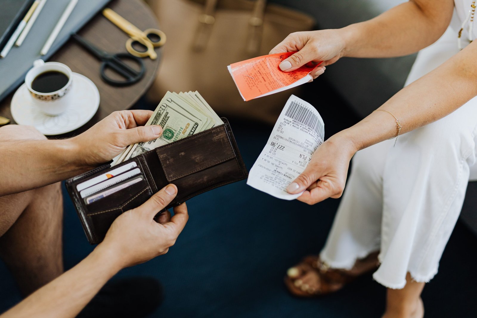 Budget Travel Guide – How to Travel More While Spending Less
